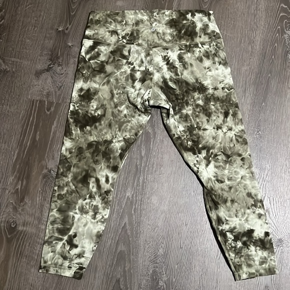 Lululemon Align Pant 25” Diamond Dye
Diamond Dye Light Sage Army Green Size 16 - Picture 5 of 7